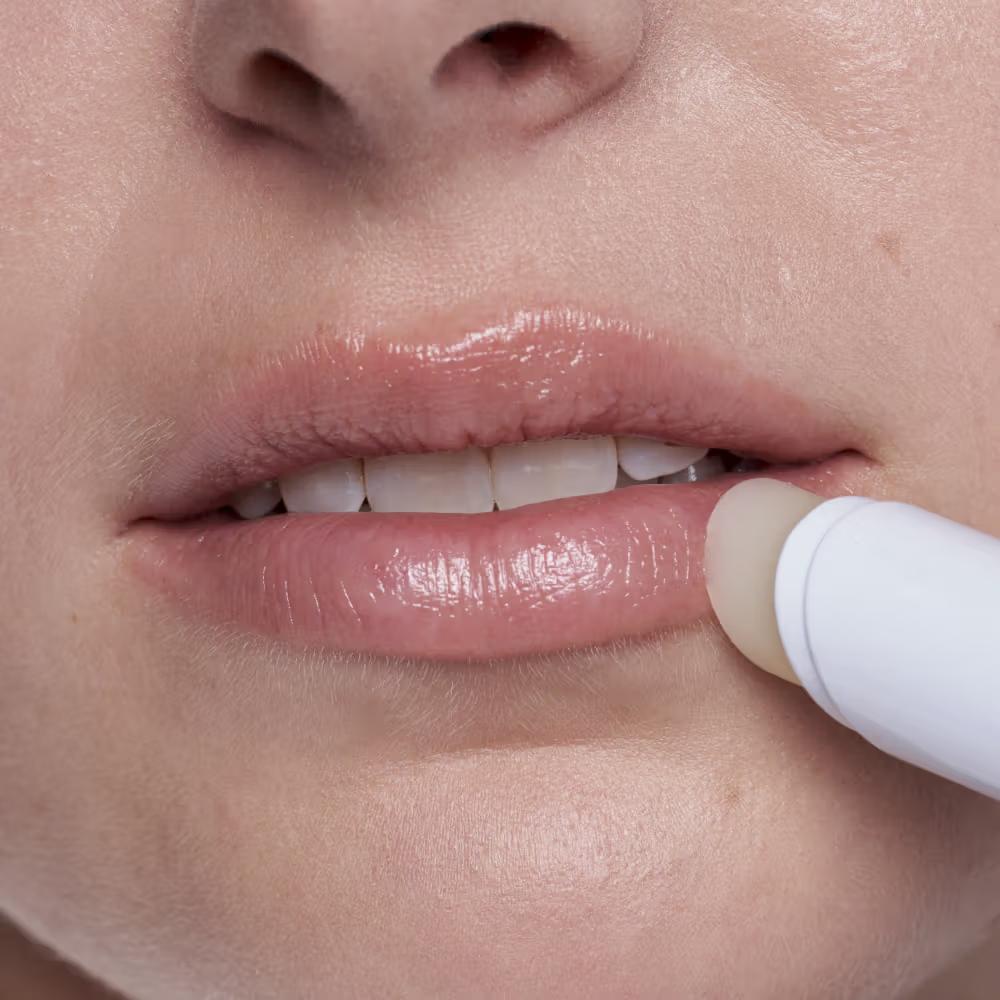 Uriage Xemose Lip Balm Shea Butter Vitamin C Dermat Recommended for Very Dry Sensitive Chapped Lips, 4g