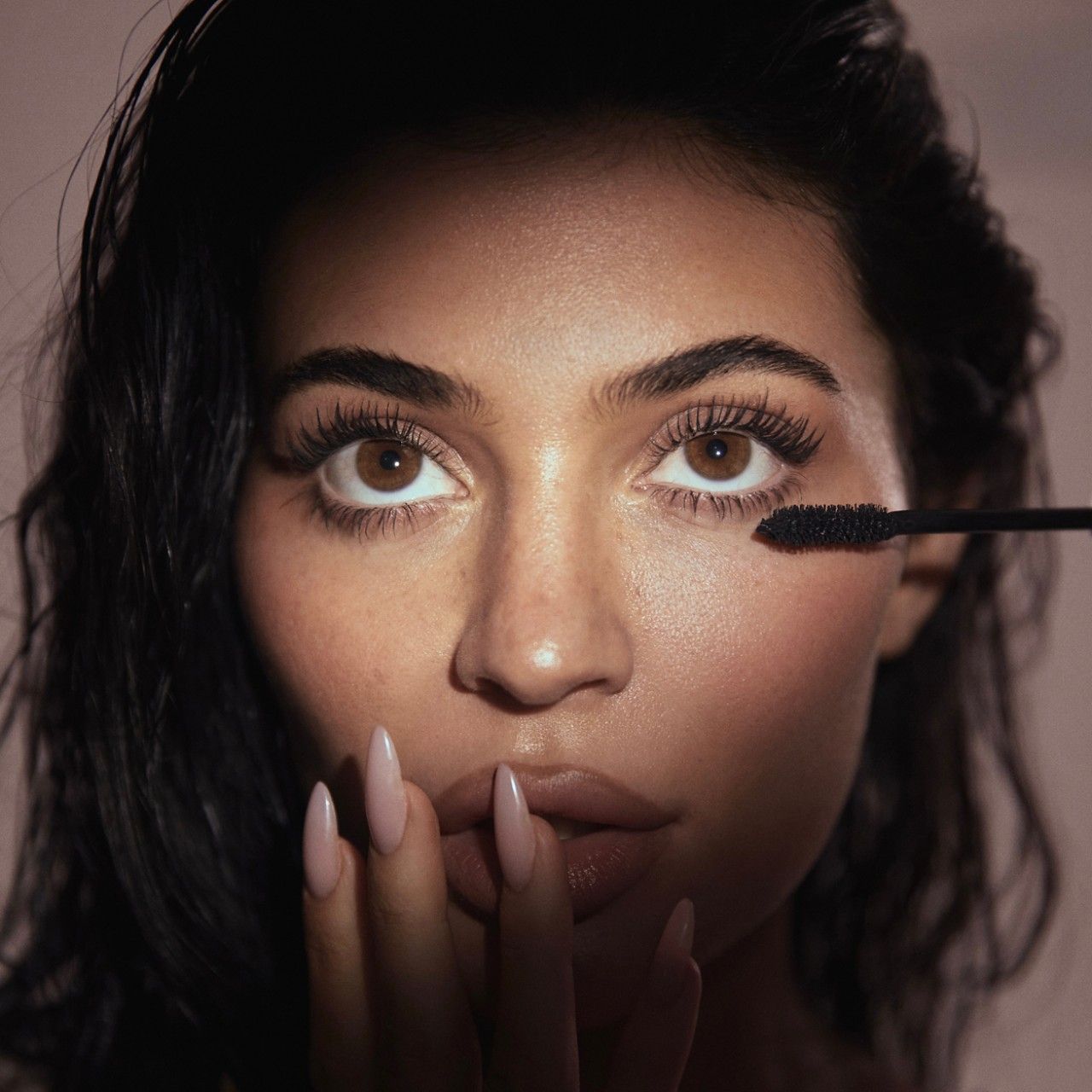 Kylie Cosmetics Cream Volume Mascara Black 001, 12ml