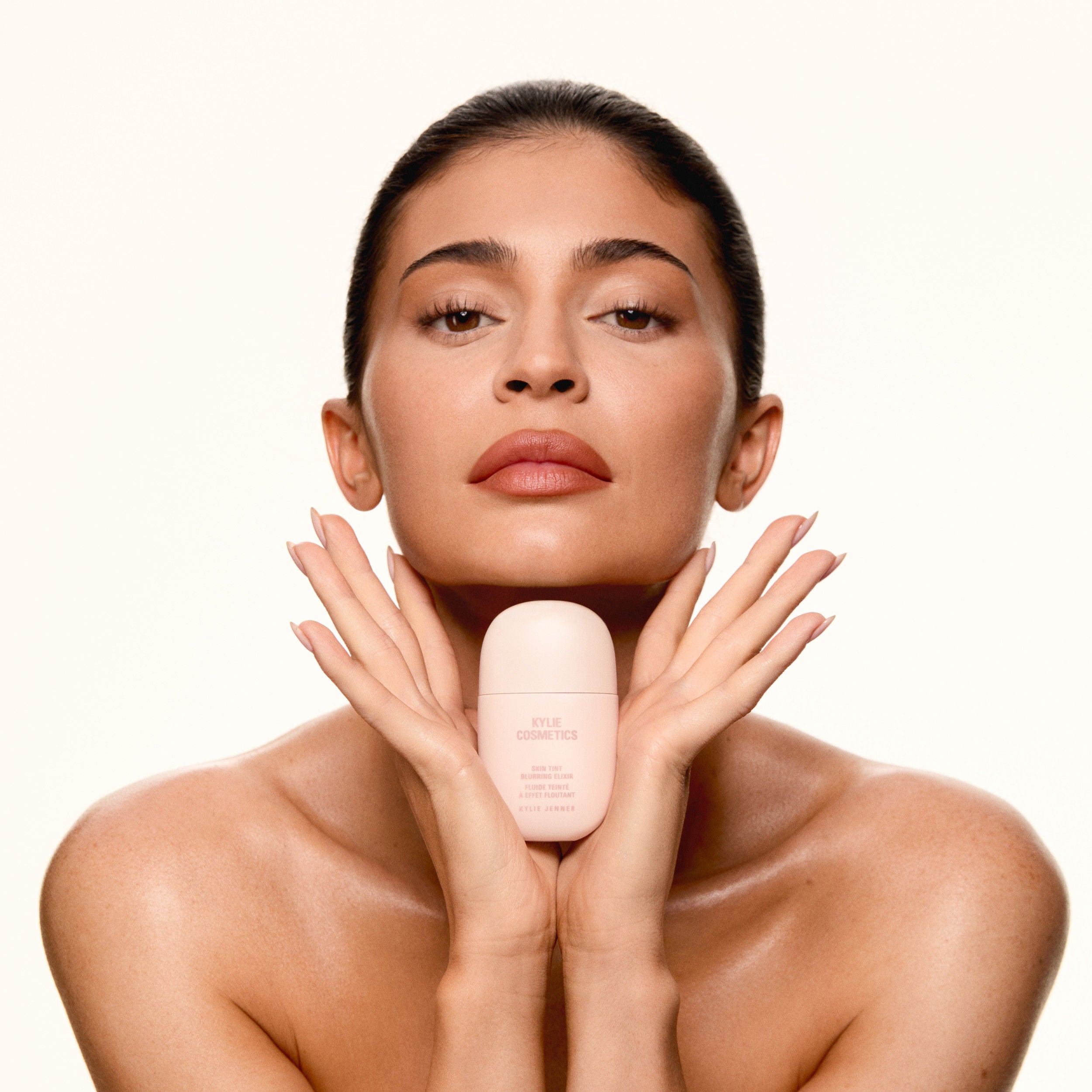 Kylie Cosmetics Skin Tint Liquid Foundation - 3WN, 30ml