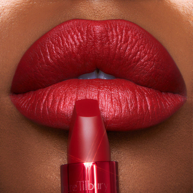 Charlotte Tilbury Hollywood Beauty Icon Lipstick Matte Revolution - Cinematic Red, 3.5g