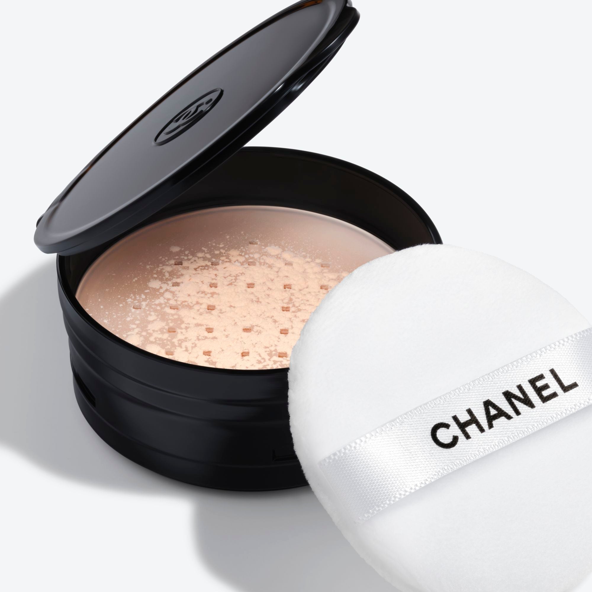 CHANEL POUDRE UNIVERSELLE LIBRE TURAL FINISH LOOSE POWDER ON-THE-GO FORMAT REFILL - 20 Medium Light, 6g