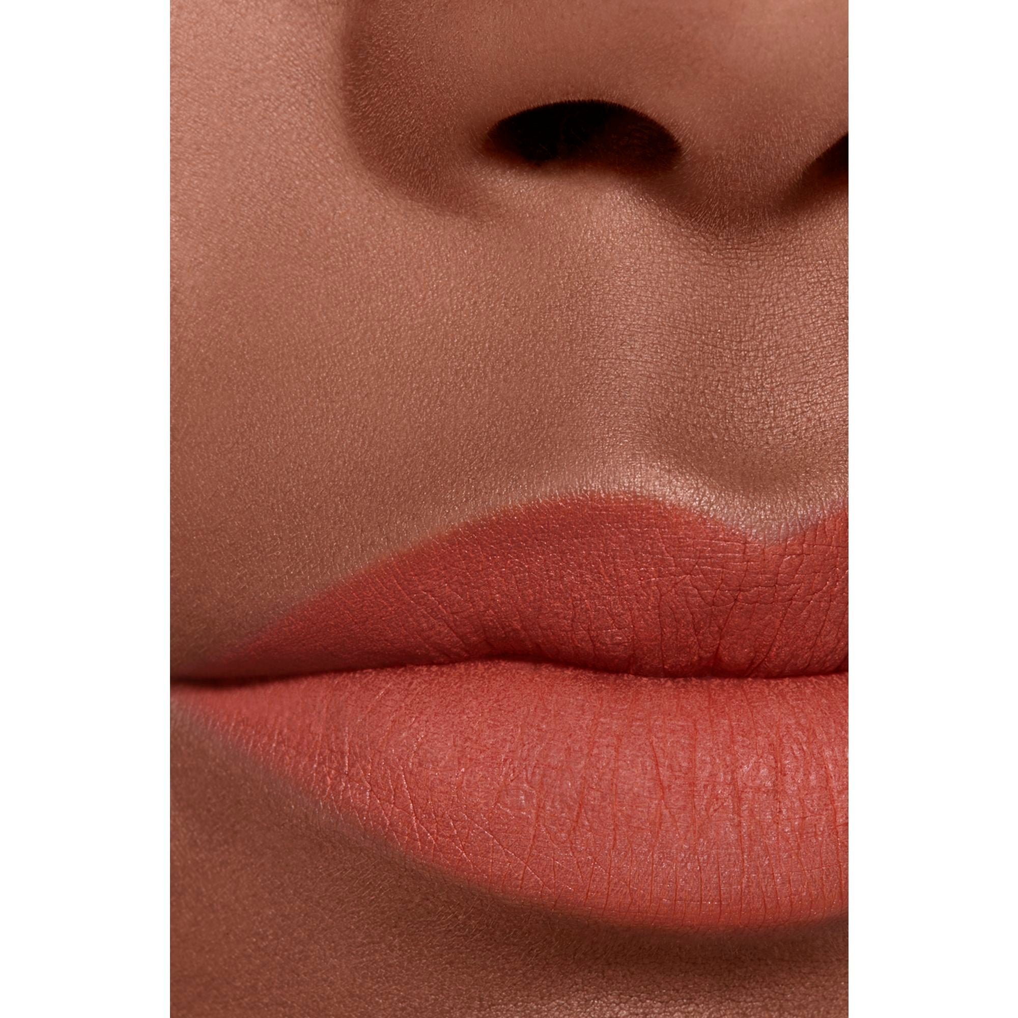 CHANEL ROUGE ALLURE LIQUID VELVET ULTRAWEAR INTENSE MATTE LIQUID LIP COLOUR - SAISISSANTE, 6ml