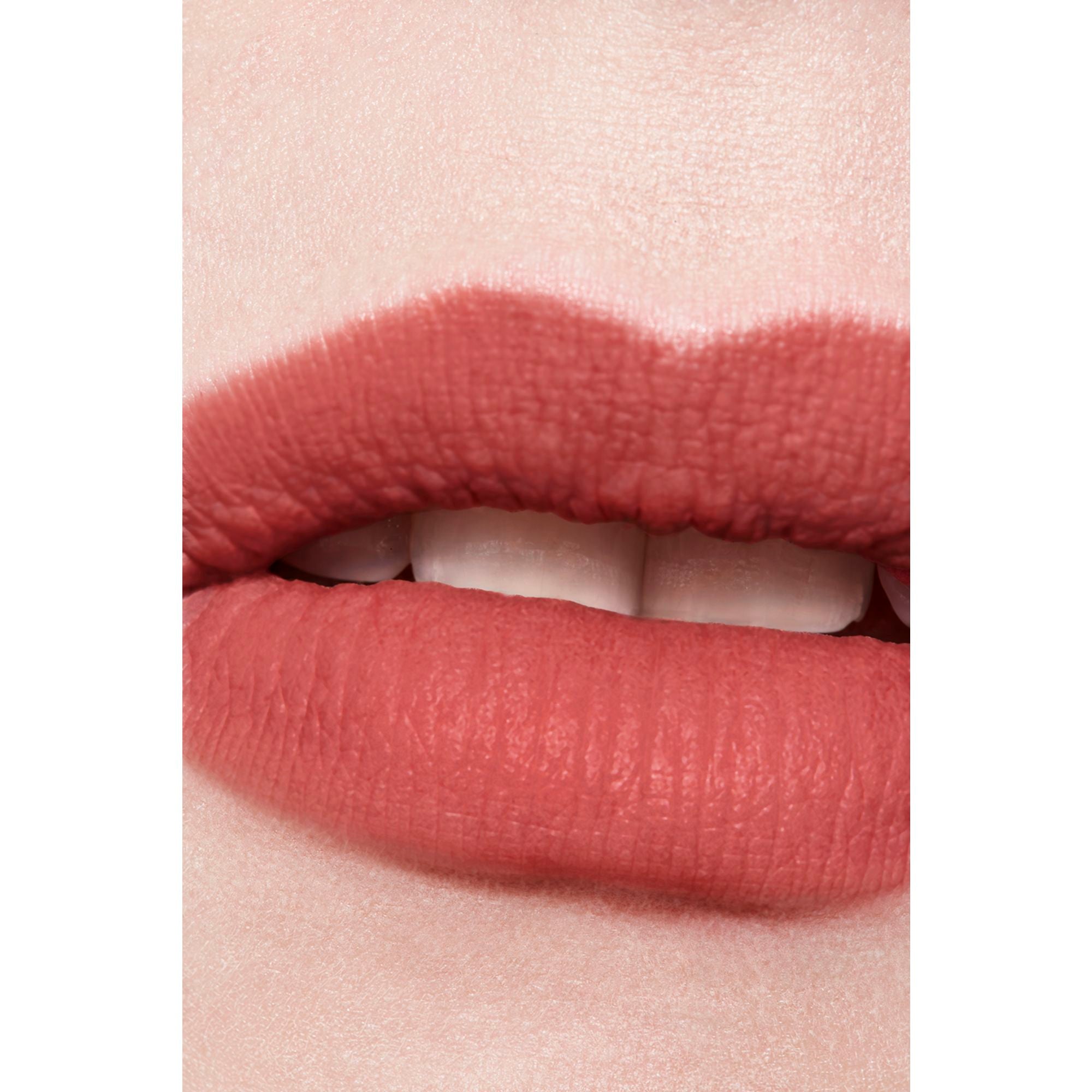 CHANEL ROUGE ALLURE LIQUID VELVET ULTRAWEAR INTENSE MATTE LIQUID LIP COLOUR - SAISISSANTE, 6ml